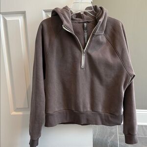 Vuori Restore half zip hoodie- size large